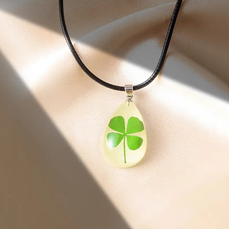 Luminous St. Patrick's Day Pendant Necklace Four Leaf Clover Water Drop Pendant